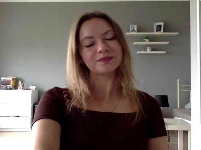 kissMillie webcam