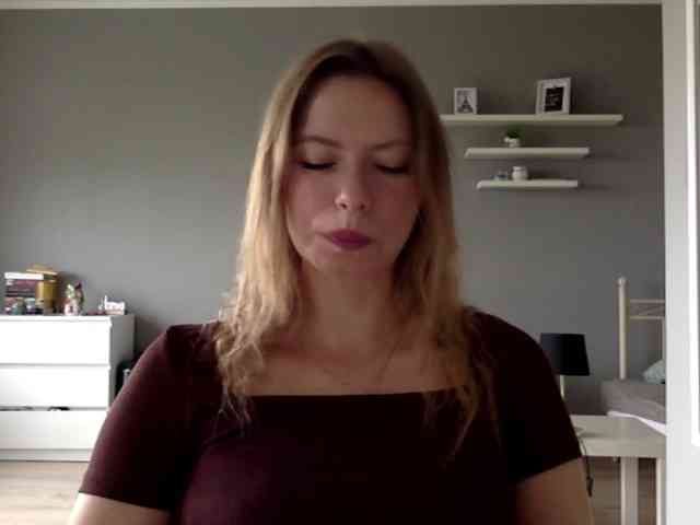 kissMillie webcam