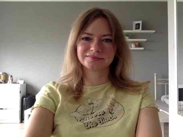kissMillie webcam