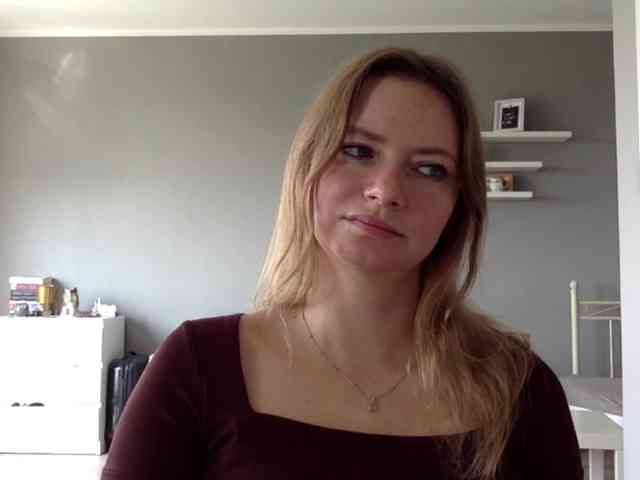 kissMillie webcam