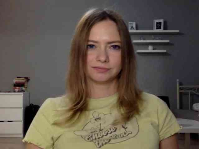 kissMillie webcam