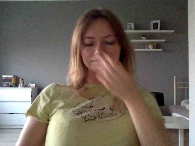 kissMillie webcam