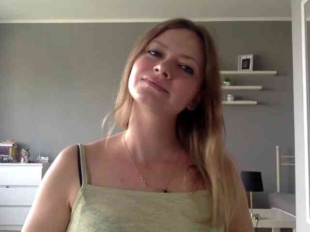 kissMillie webcam