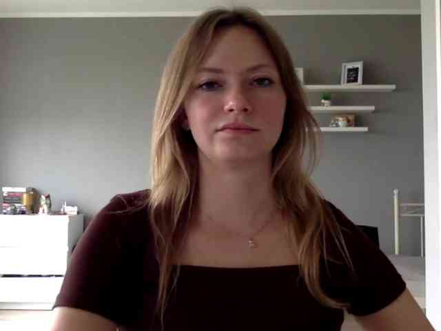 kissMillie webcam
