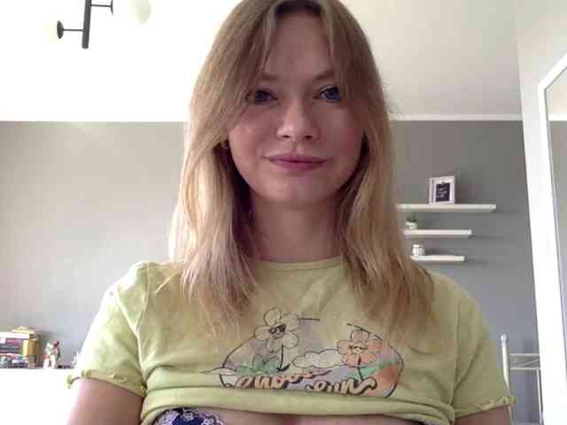 kissMillie webcam