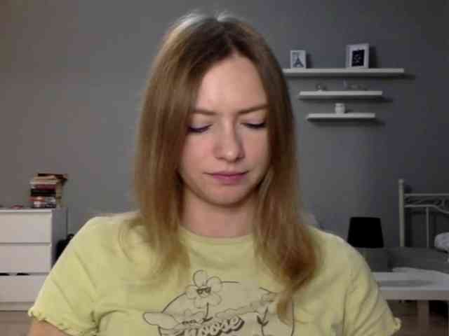 kissMillie webcam