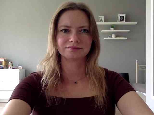 kissMillie webcam