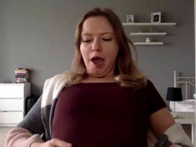 kissMillie webcam