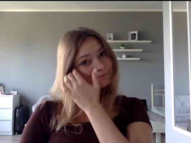 kissMillie webcam