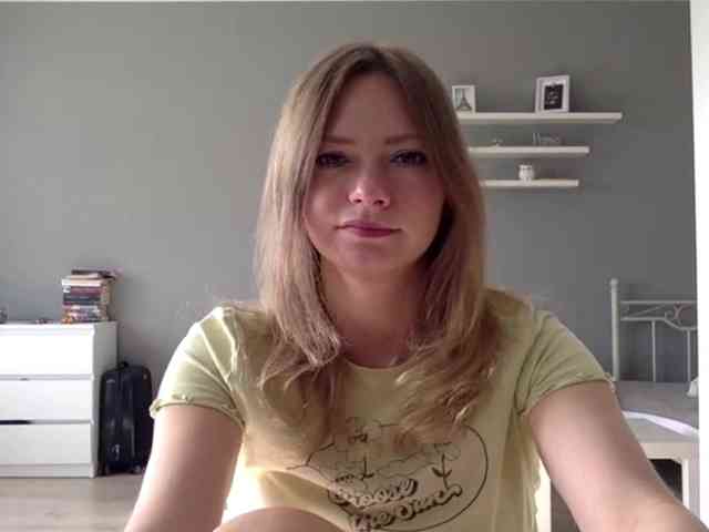kissMillie webcam