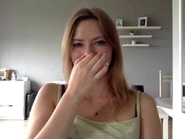 kissMillie webcam