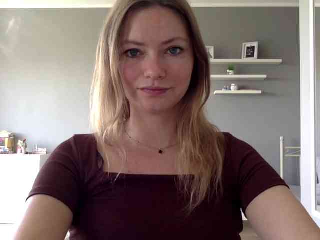 kissMillie webcam