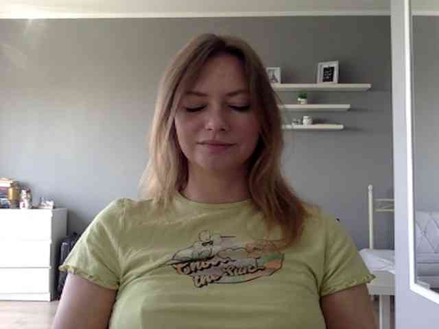 kissMillie webcam