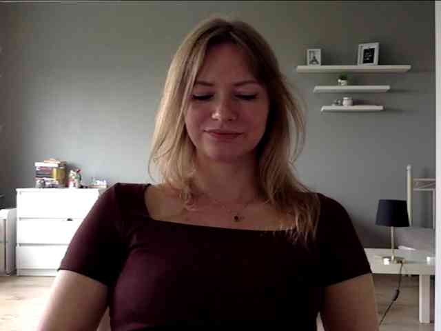 kissMillie webcam
