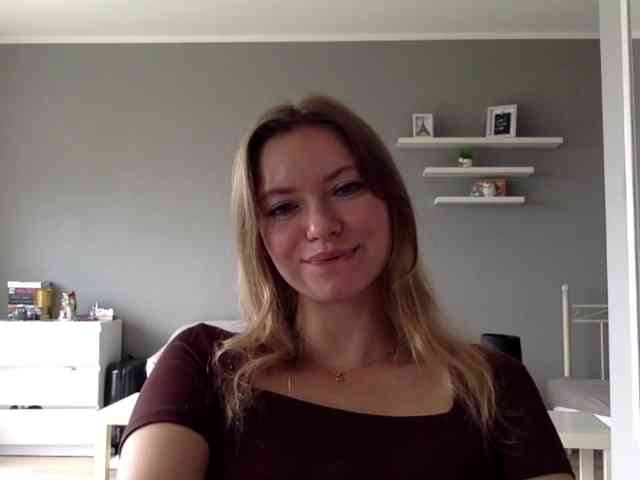 kissMillie webcam