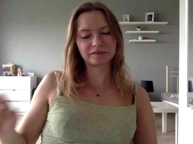 kissMillie webcam