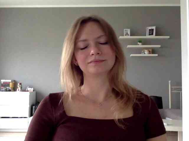 kissMillie webcam