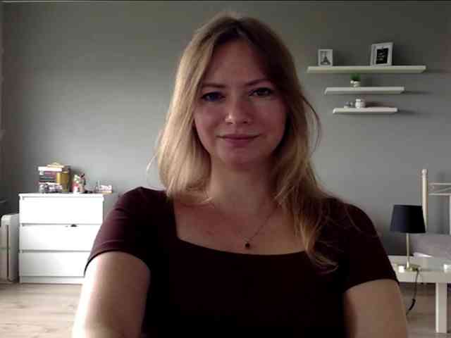 kissMillie webcam