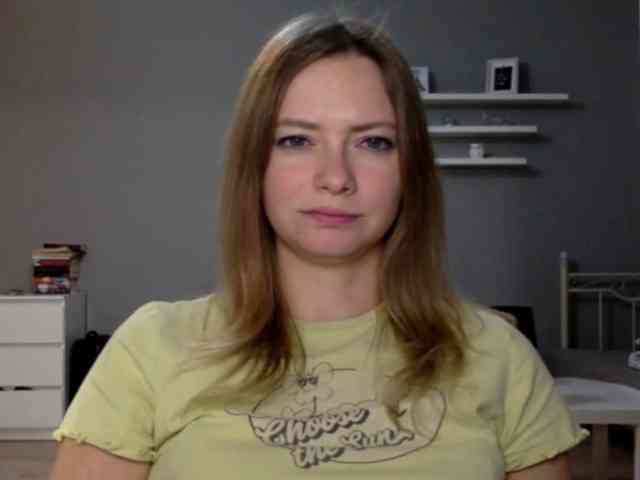kissMillie webcam