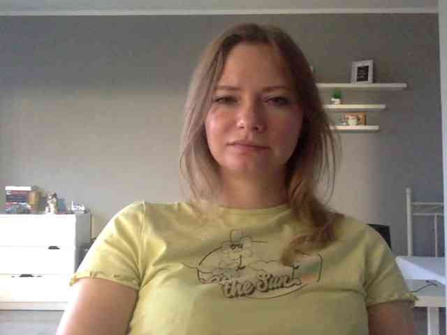 kissMillie webcam