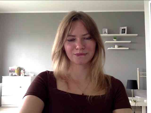 kissMillie webcam