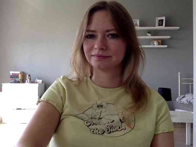 kissMillie webcam