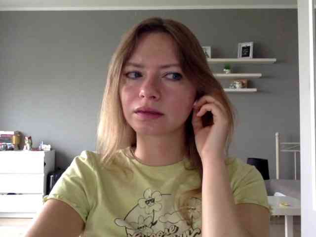 kissMillie webcam