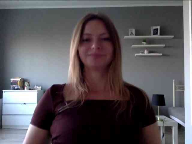 kissMillie webcam