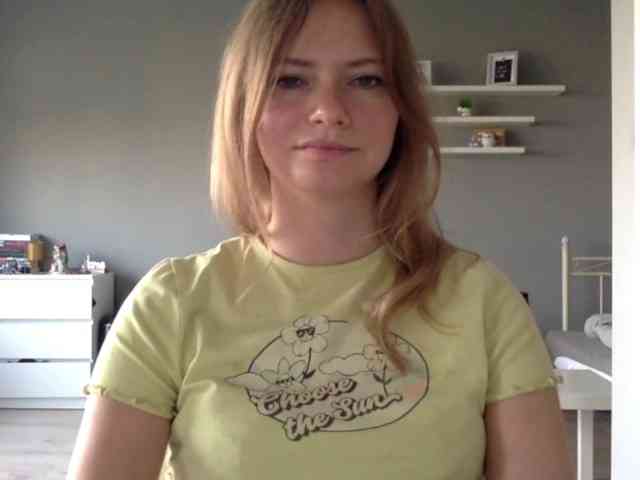 kissMillie webcam