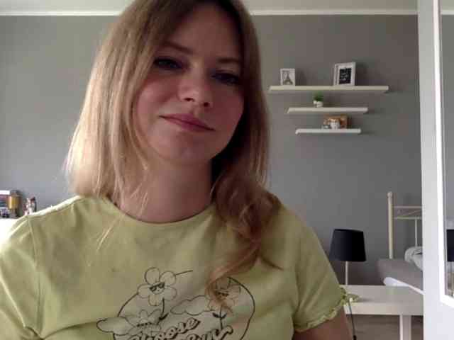 kissMillie webcam