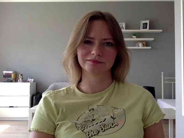 kissMillie webcam