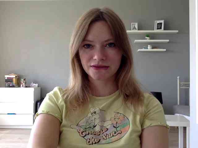 kissMillie webcam