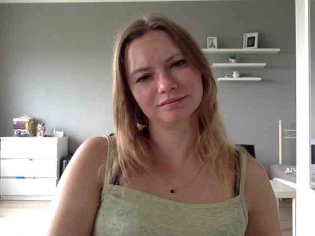 kissMillie webcam