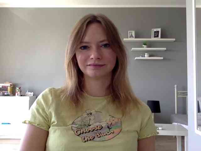 kissMillie webcam