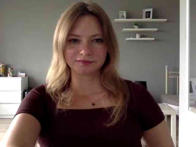 kissMillie webcam
