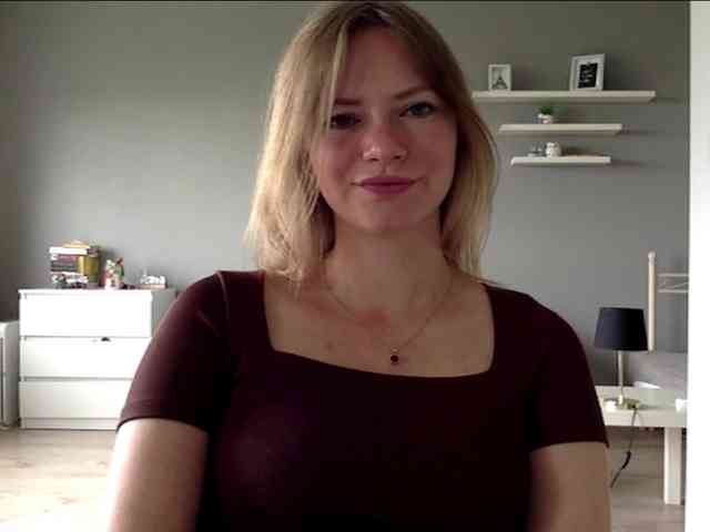 kissMillie webcam