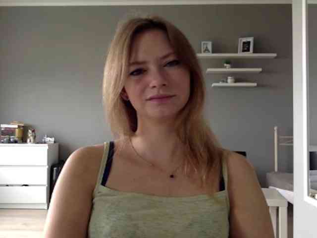 kissMillie webcam