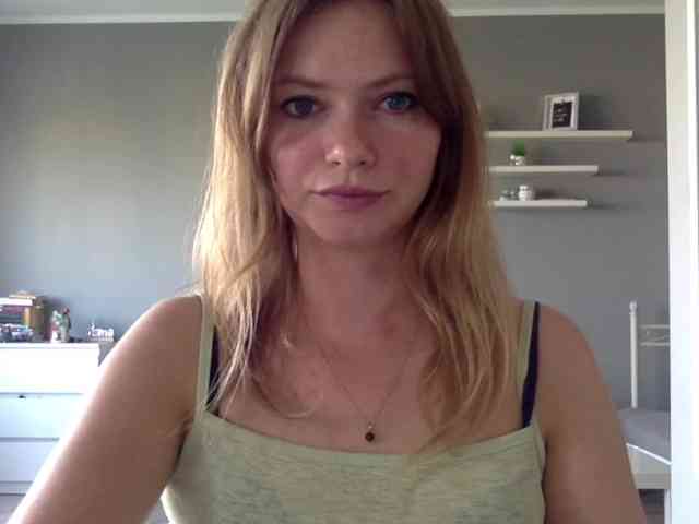 kissMillie webcam