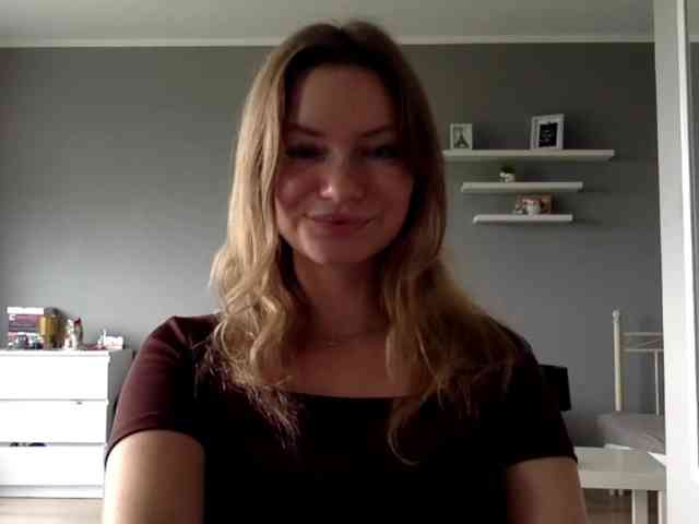 kissMillie webcam