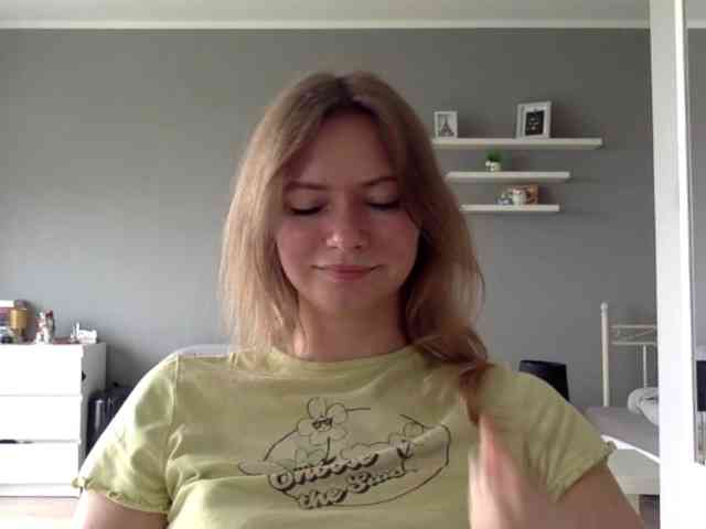 kissMillie webcam