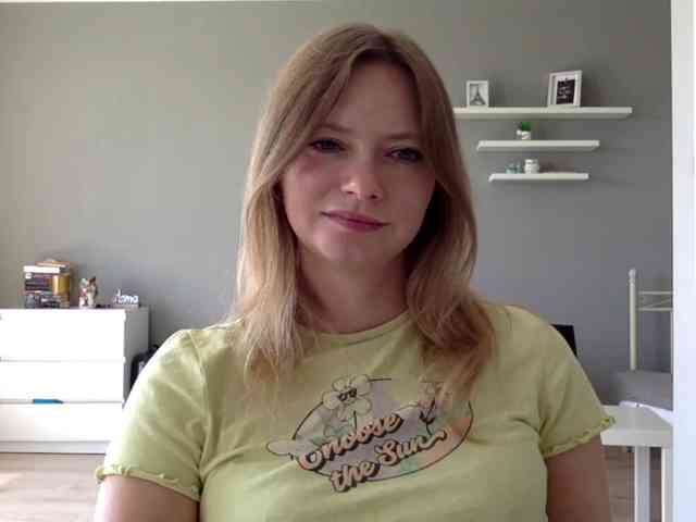 kissMillie webcam