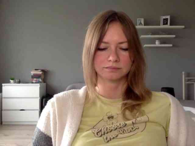 kissMillie webcam