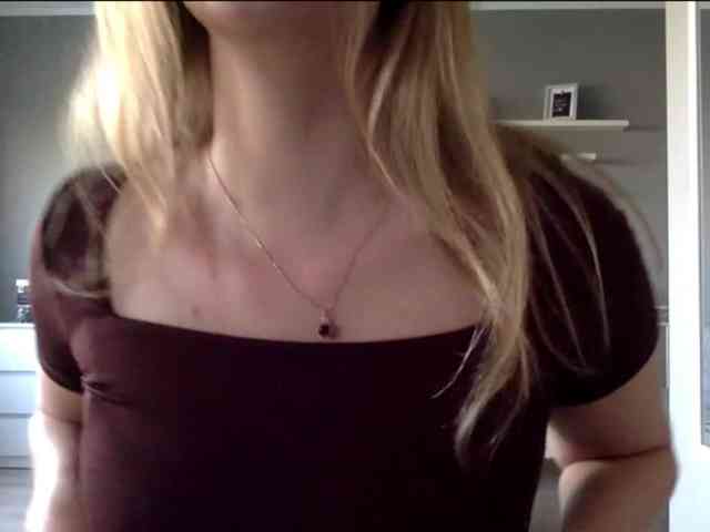 kissMillie webcam