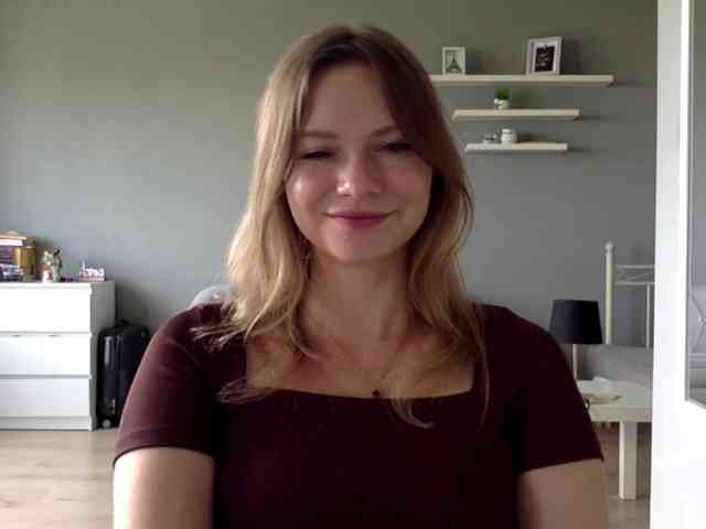 kissMillie webcam