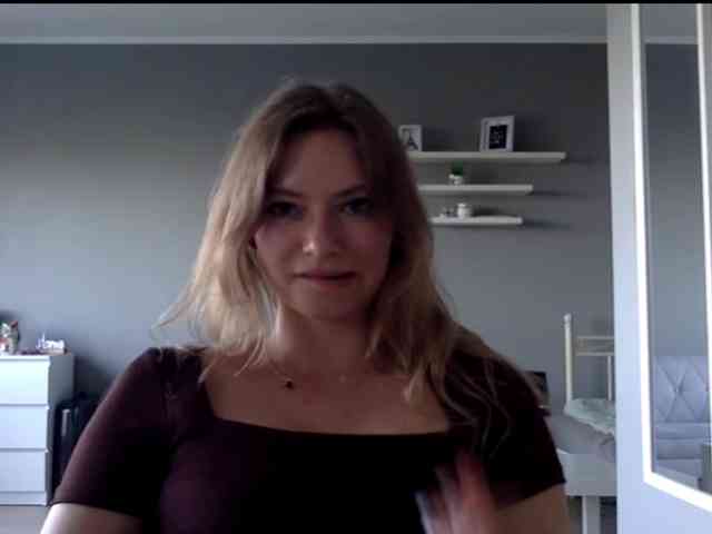 kissMillie webcam