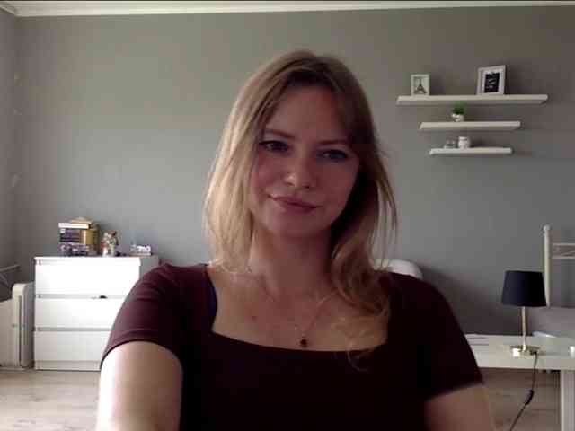 kissMillie webcam