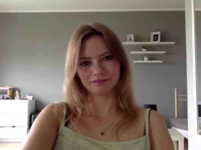 kissMillie webcam