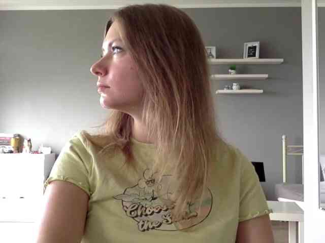 kissMillie webcam
