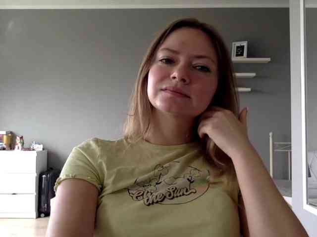kissMillie webcam