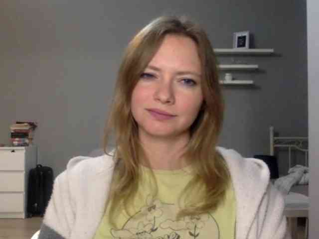 kissMillie webcam